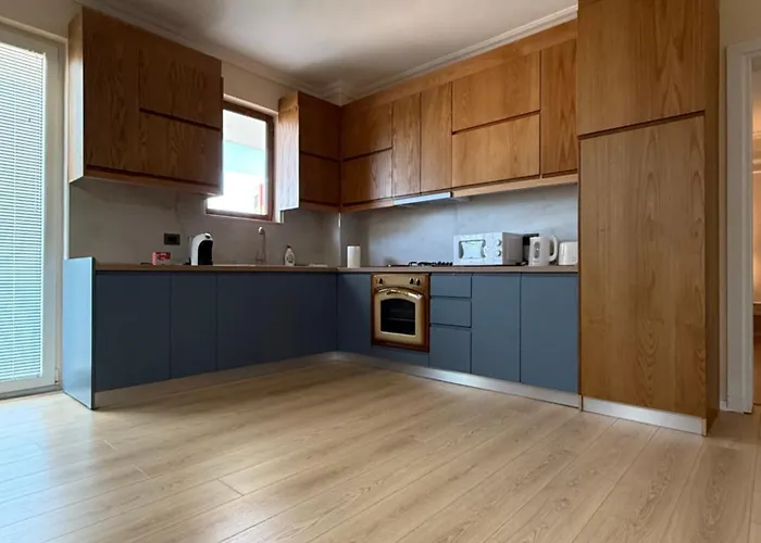 Dennys Near Lion Park Apartamento Tirana