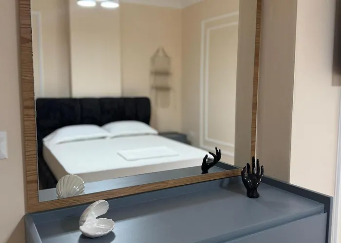 Dennys Near Lion Park * ティラナ